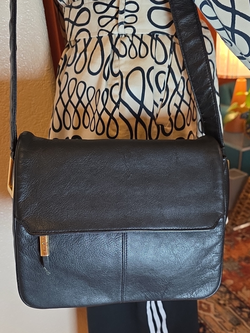 Vintage Aurielle Black Leather Flap Crossbody Shoulder Bag Center Seam Boho